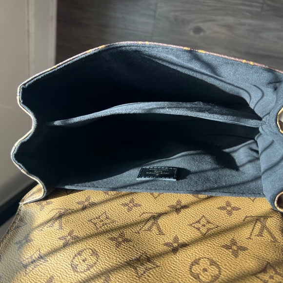 Louis Vuitton Reverse Monogram Pochette Métis - Picture 6 of 6